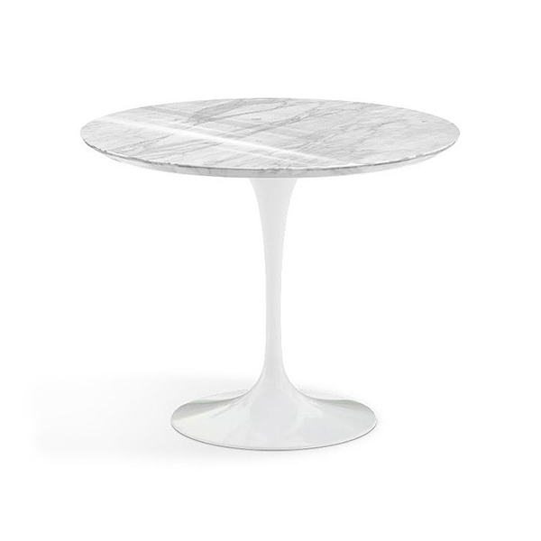 Saarinen Round Dining Table by Knoll.